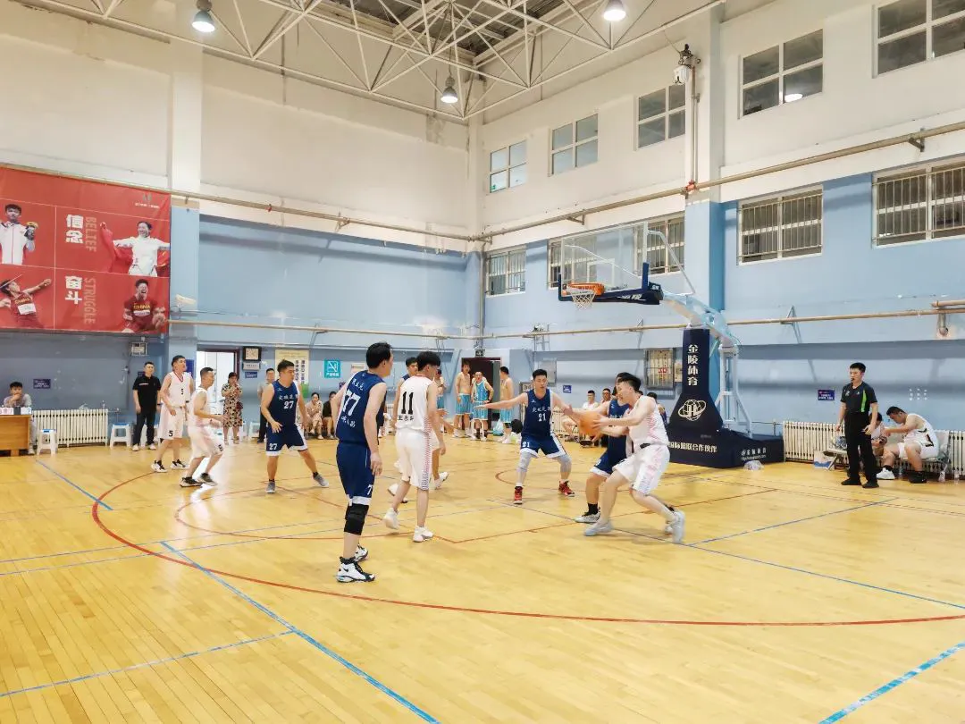 刻苦训练篮球时如何避免受伤的建议_0